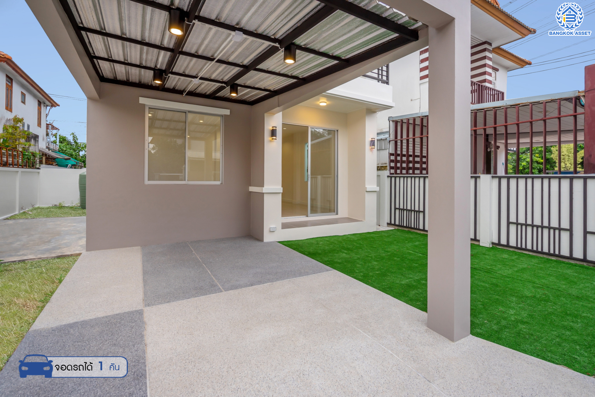 บ้านมือสองตกแต่งใหม่ ม.ปารวีร์ เพชรเกษม63 บ้านแฝดฟังก์ชันระดับบ้านเดี่ยว เนื้อที่ 40 ตร.ว. ฟังก์ชัน 3 ห้องนอน 2 ห้องน้ำ 1 ที่จอดรถ บนพื้นที่ใช้สอย 133 ตร.ม. ทำเลศักยภาพ เชื่อมต่อหลายเส้นทาง ใกล้เดอะมอลล์บางแค จุดขึ้นทางด่วน "เพชรเกษม" และรถไฟฟ้าสายสีน้ำเงิน "สถานีหลักสอง"